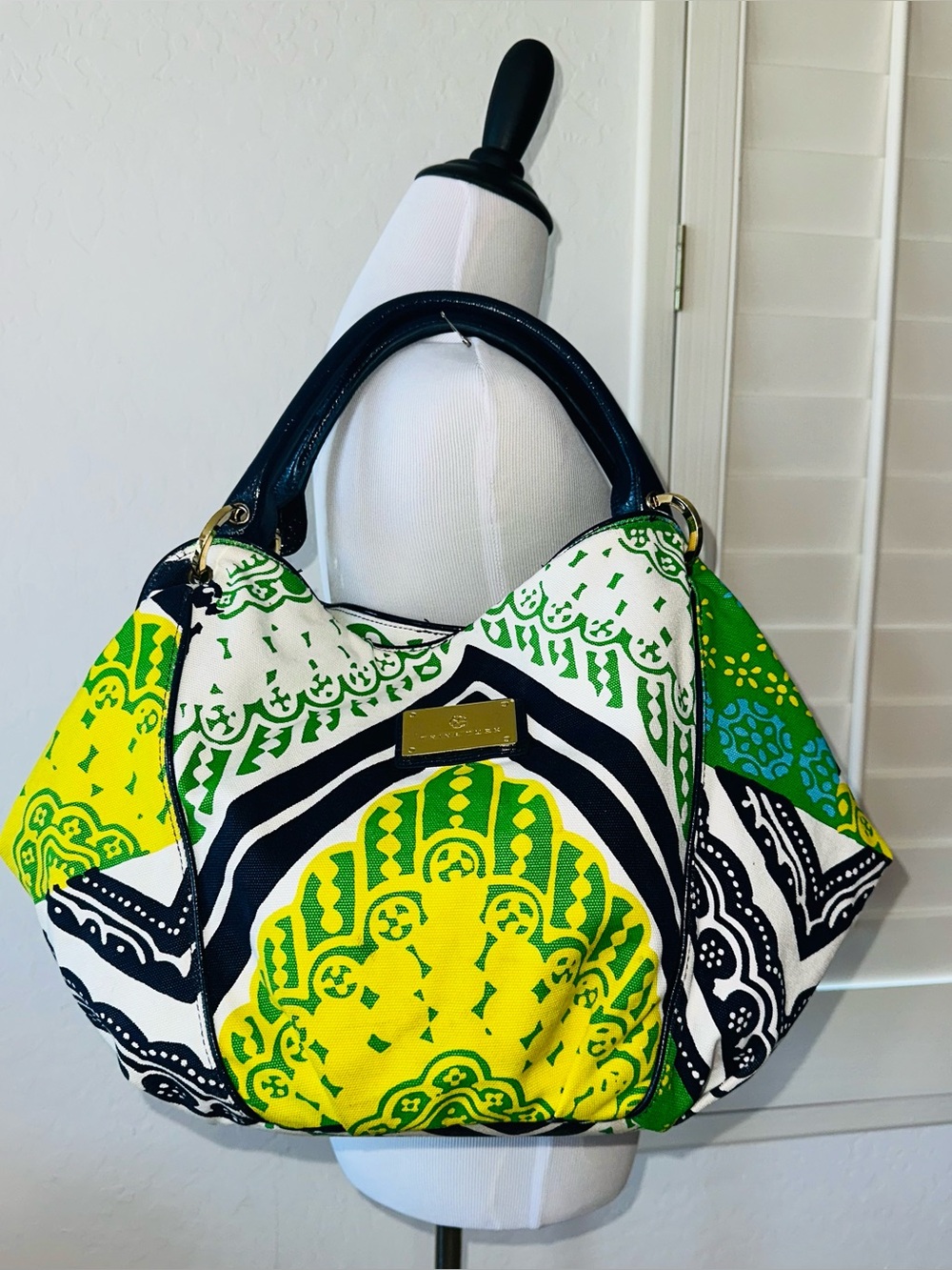 TRINA TURK~LARGE VIBRANT TANGIER FRAME APHRODITE BEACH TRAVEL  SHOULDER HAND BAG